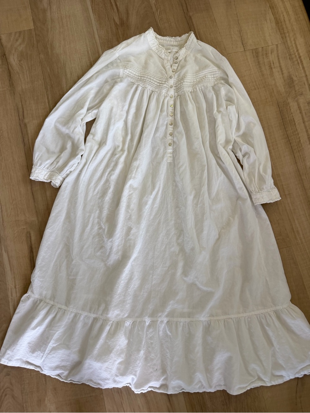 Eileen West White Cotton Ruffled Nightgown
